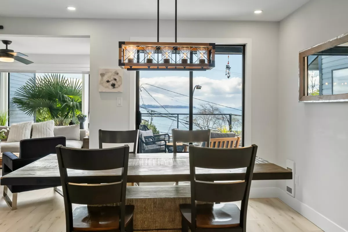 Bedroom 2 Photo of 2 14985 Victoria Avenue, White Rock, BC