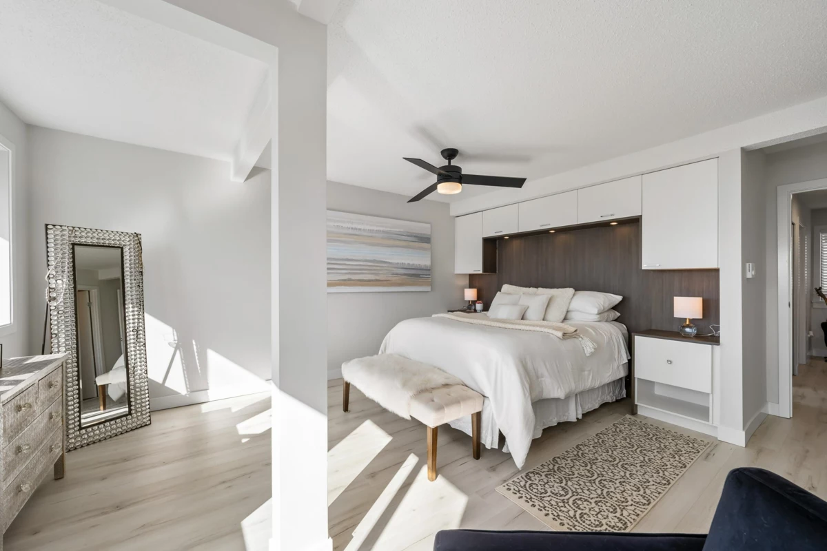 Entry Foyer Photo of 2 14985 Victoria Avenue, White Rock, BC