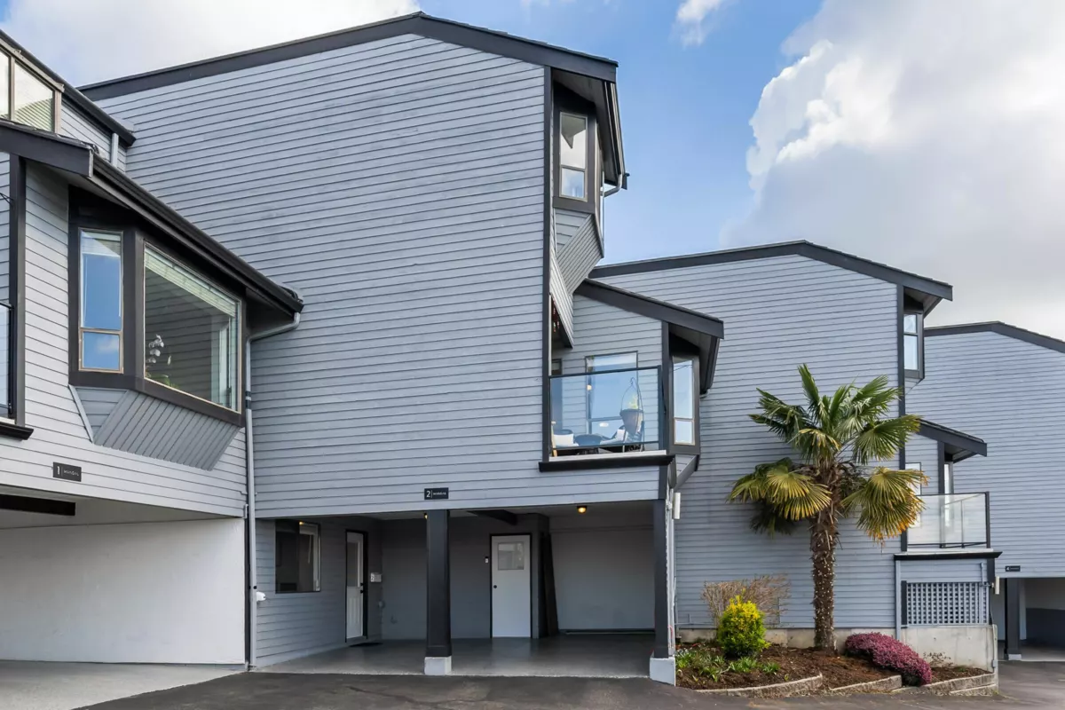 Exterior Rear Photo of 2 14985 Victoria Avenue, White Rock, BC