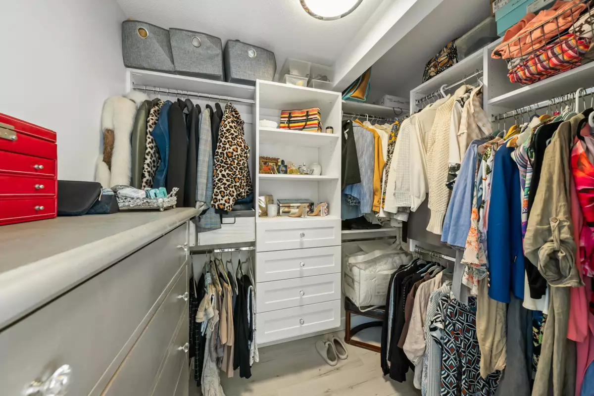 Garage Interior Photo of 2 14985 Victoria Avenue, White Rock, BC
