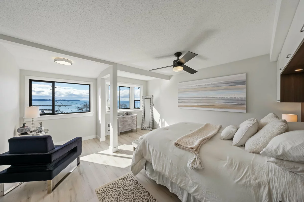 Mudroom Photo of 2 14985 Victoria Avenue, White Rock, BC