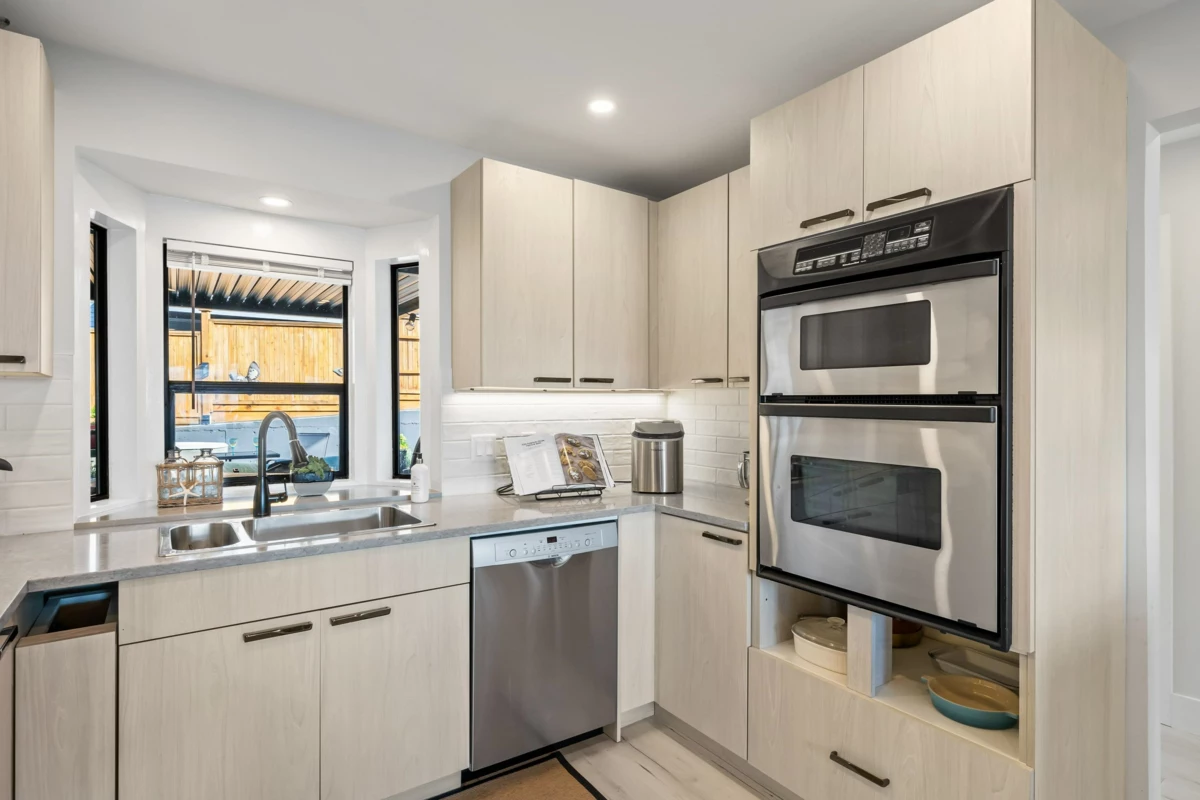 Office / Den Photo of 2 14985 Victoria Avenue, White Rock, BC