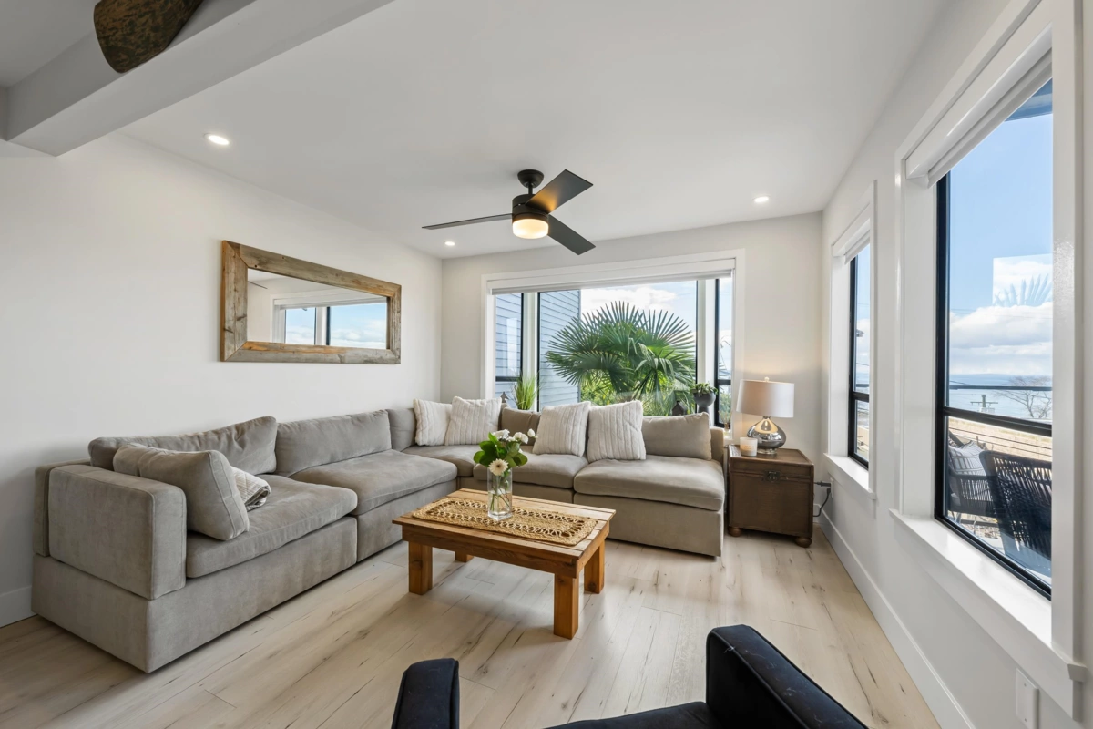 Pantry Photo of 2 14985 Victoria Avenue, White Rock, BC