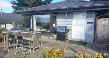 Community Amenities Photo (Clubhouse) of 2 14985 Victoria Avenue, White Rock, BC