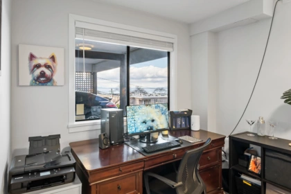 2 14985 Victoria Avenue, White Rock, BC