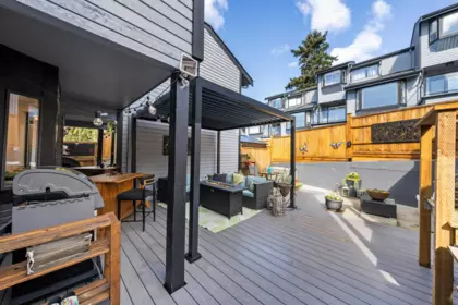 Swimming Pool Photo of 2 14985 Victoria Avenue, White Rock, BC