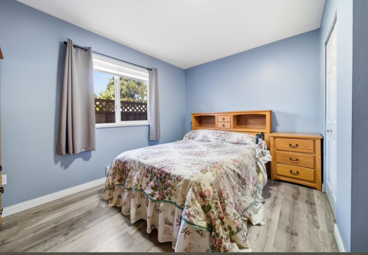 Entry Foyer Photo of 13155 110 Avenue, Surrey, BC