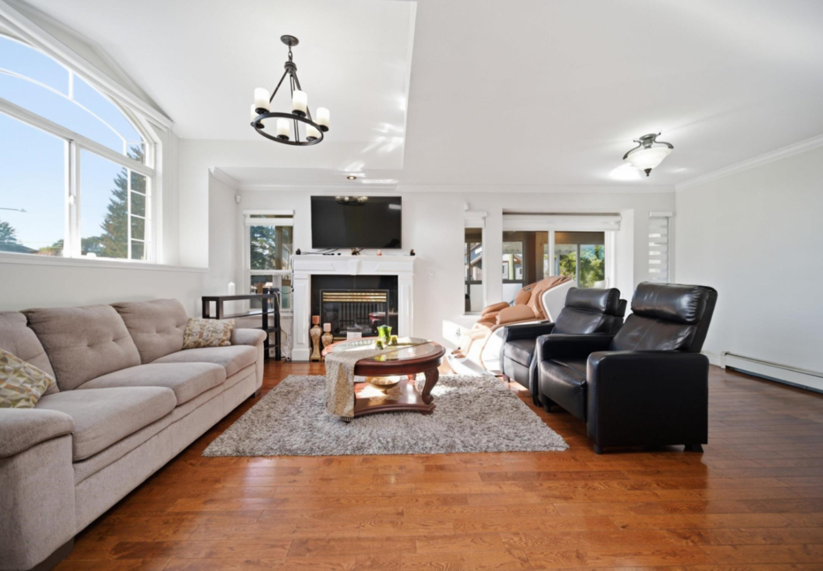 Family Room Photo of 13155 110 Avenue, Surrey, BC