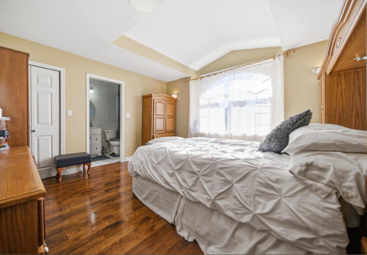 Laundry Room Photo of 13155 110 Avenue, Surrey, BC