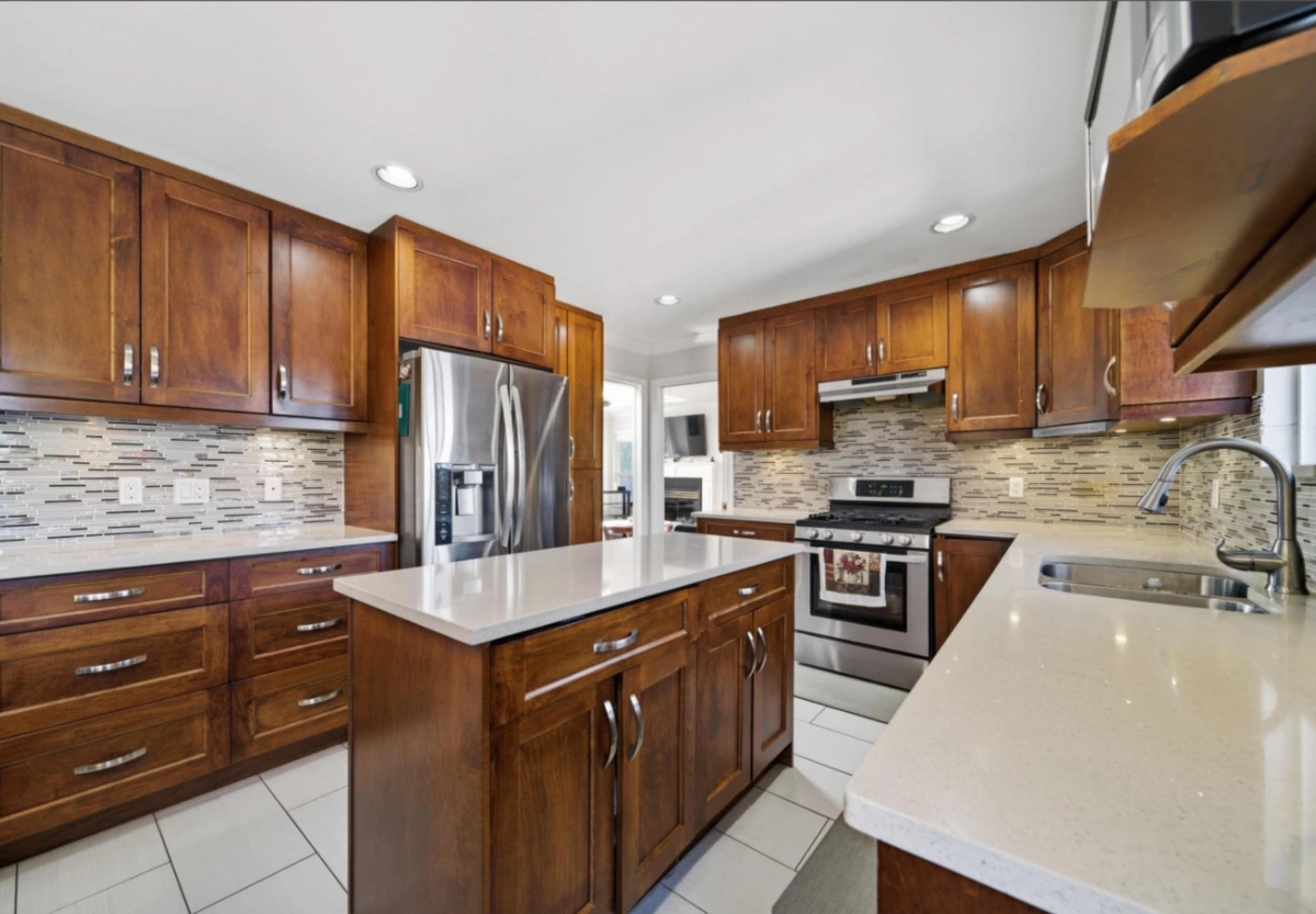 Primary Bathroom Photo of 13155 110 Avenue, Surrey, BC