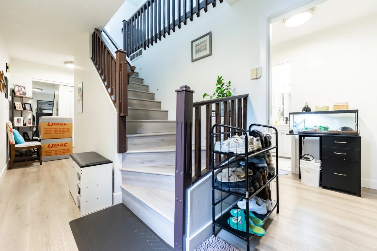 Family Room Photo of 15098 98a Avenue, Surrey, BC