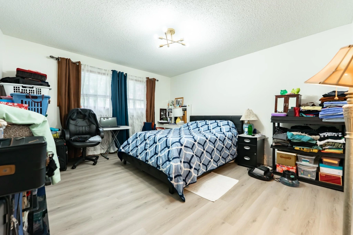 Mudroom Photo of 15098 98a Avenue, Surrey, BC