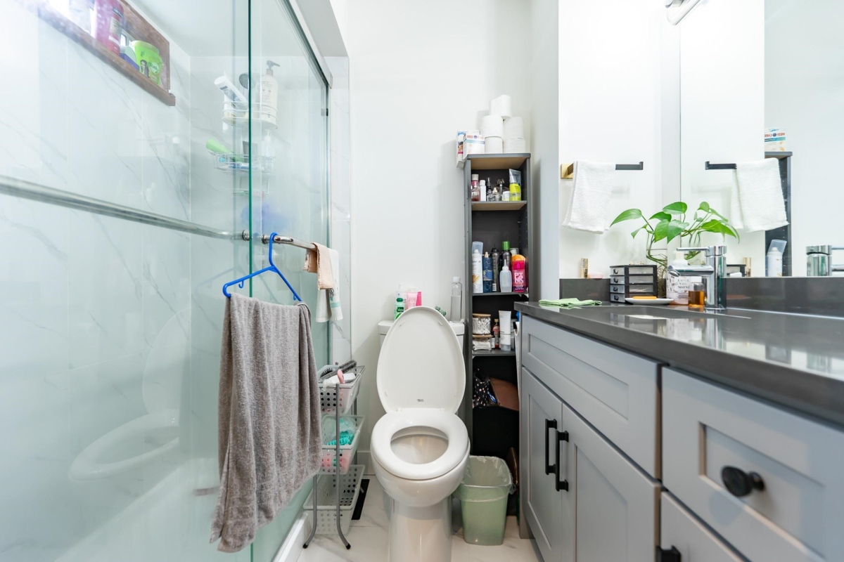 Staircase Photo of 15098 98a Avenue, Surrey, BC