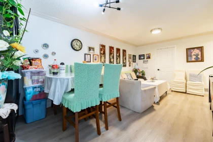 Kitchen Island Photo of 15098 98a Avenue, Surrey, BC