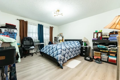 Mudroom Photo of 15098 98a Avenue, Surrey, BC