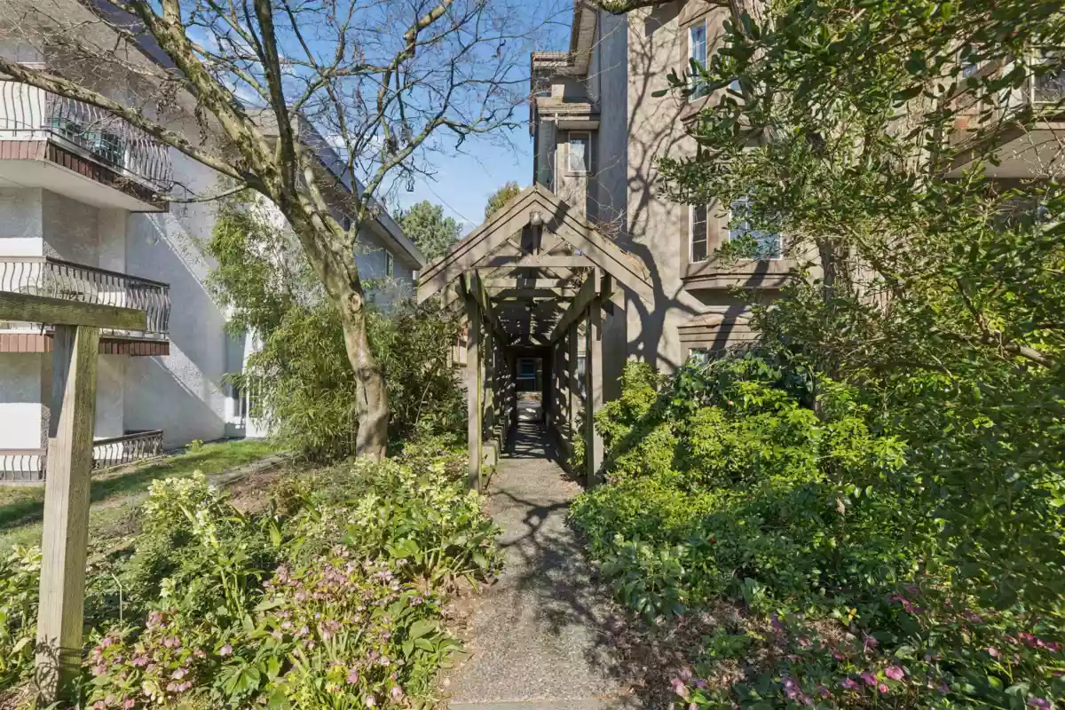 Basement Recreation Room Photo of 102 1689 E 4th Avenue, Vancouver, BC