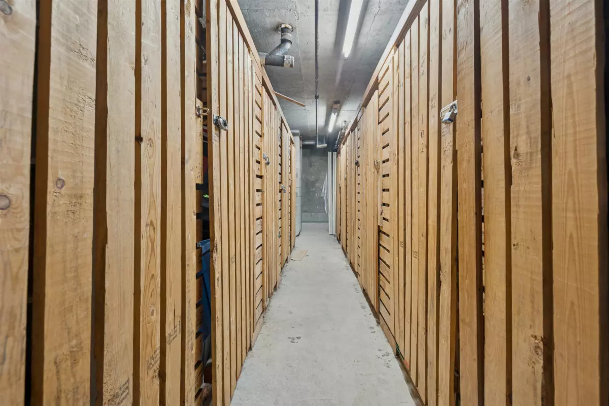 Entry Foyer Photo of 102 1689 E 4th Avenue, Vancouver, BC