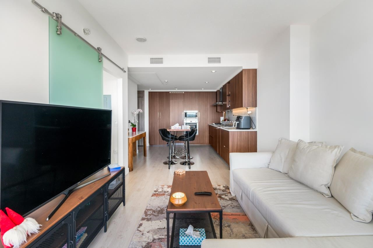 Kitchen Island Photo of 3201 4720 Lougheed Highway, Burnaby, BC