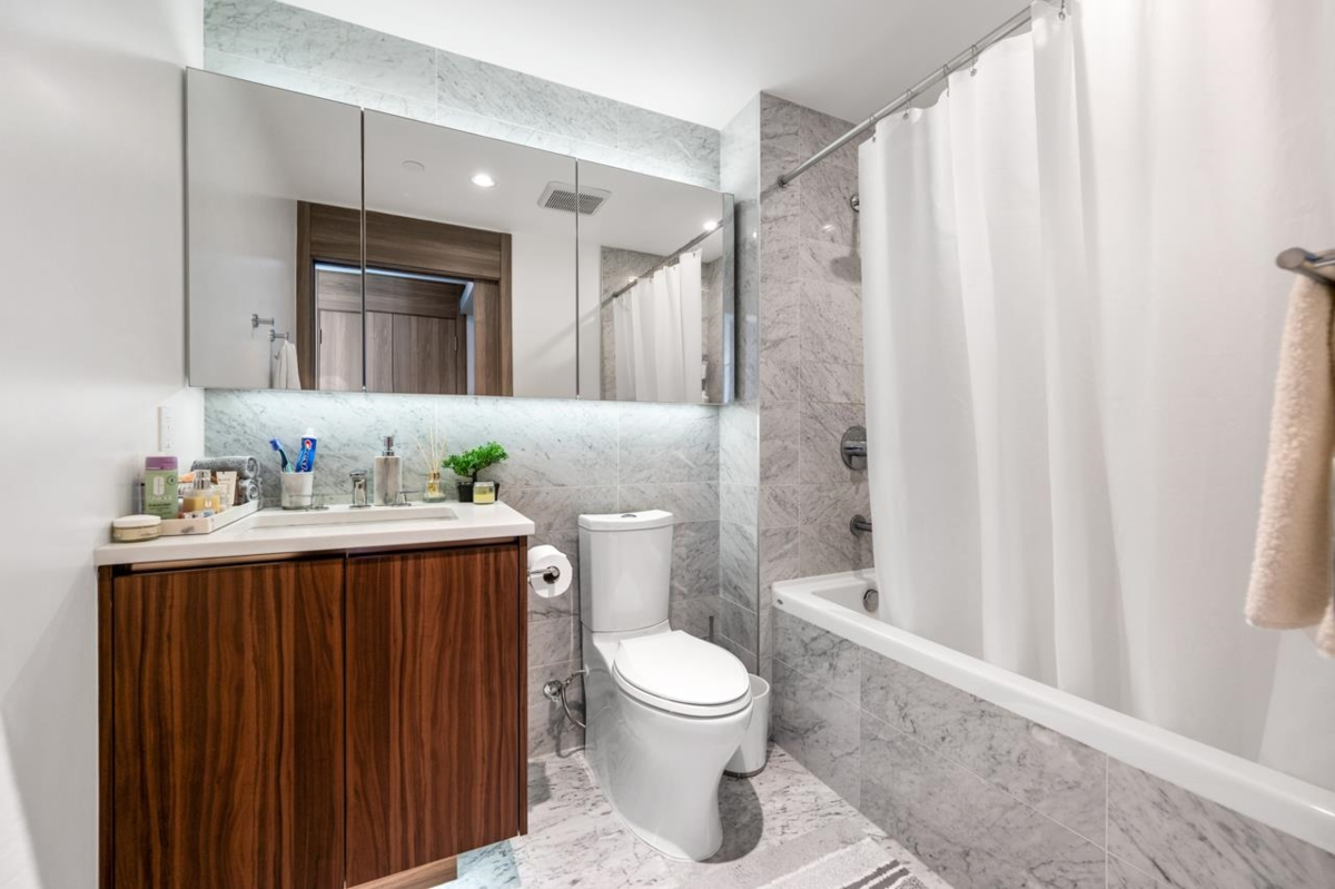 Primary Bathroom Photo of 3201 4720 Lougheed Highway, Burnaby, BC