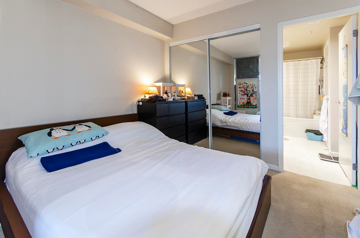 Laundry Room Photo of 1105 170 W 1st Street, North Vancouver, BC