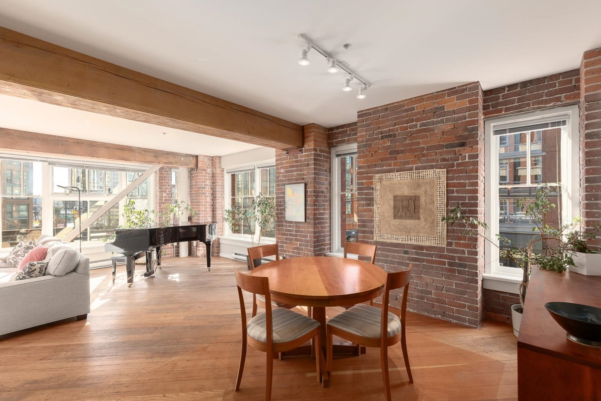 Dining Area Photo of 207 1178 Hamilton Street, Vancouver, BC