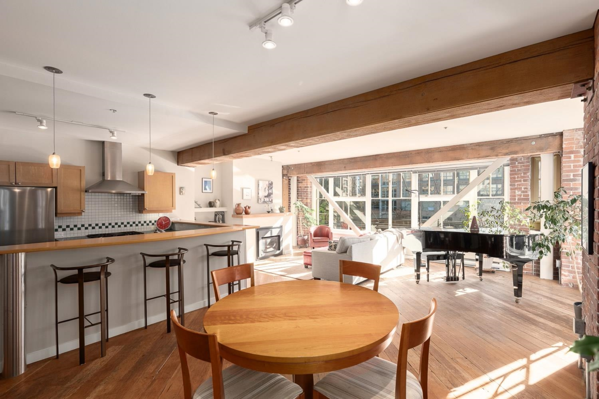 Living Room Photo of 207 1178 Hamilton Street, Vancouver, BC