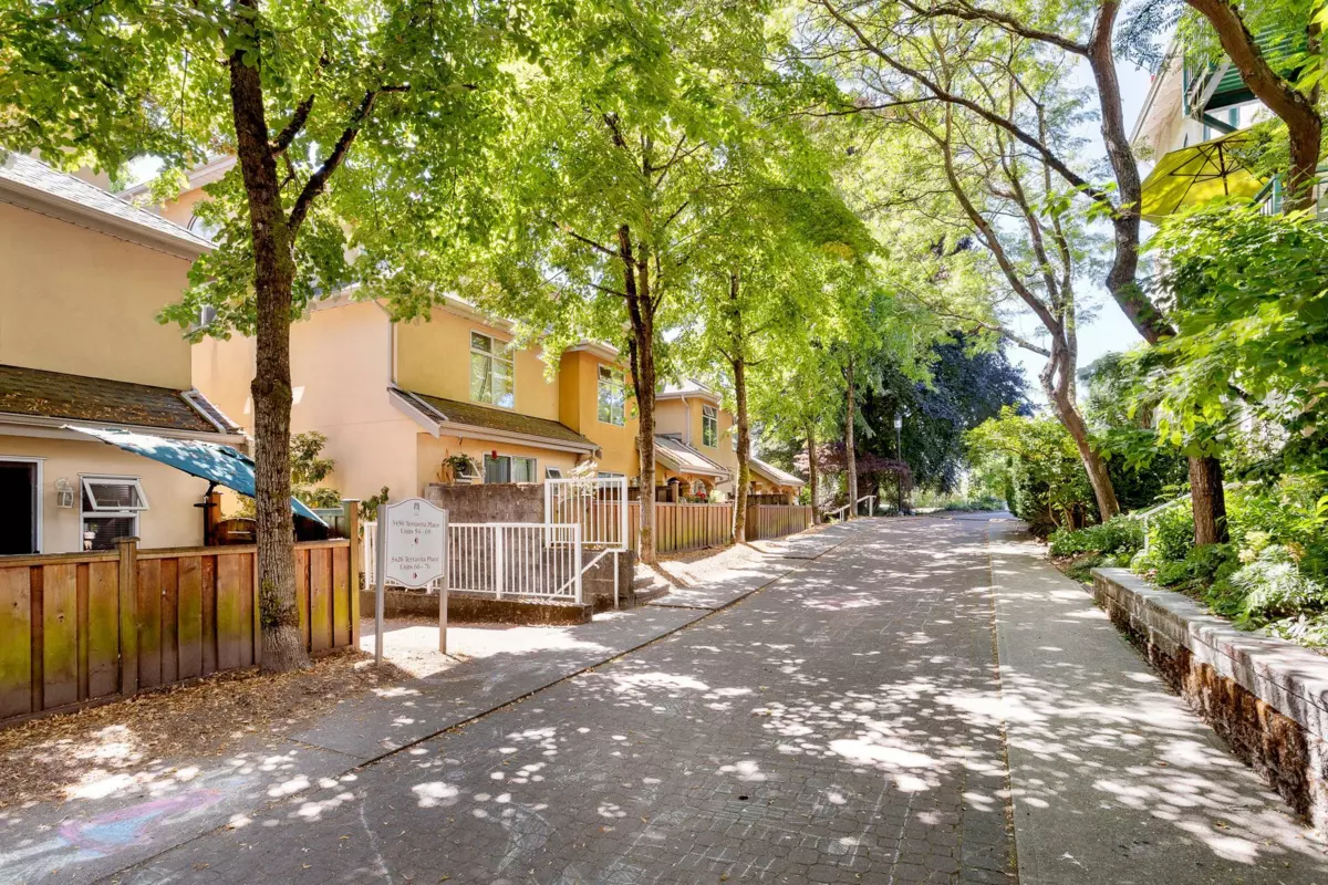 Family Room Photo of 60 3436 Terra Vita Place, Vancouver, BC