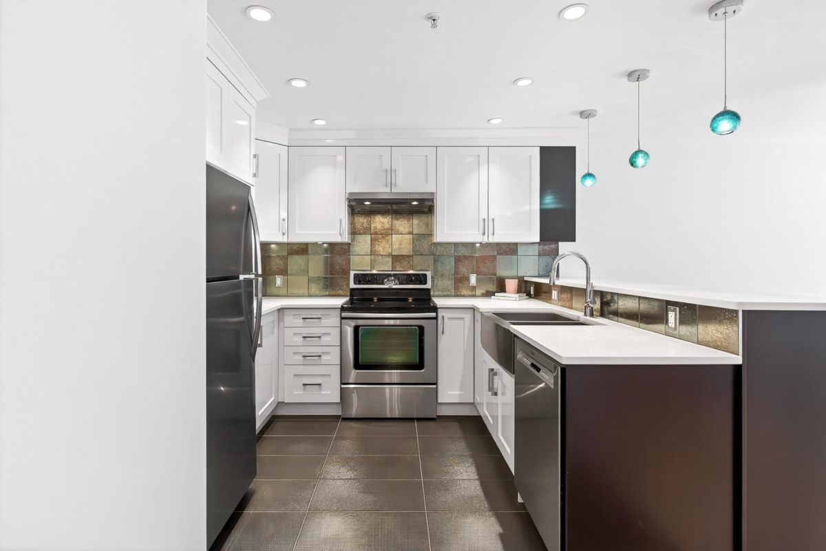 Guest Bathroom Photo of 60 3436 Terra Vita Place, Vancouver, BC