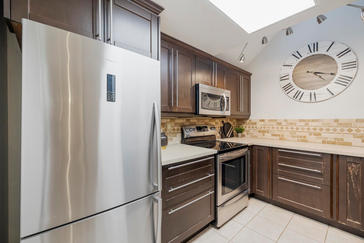 Bedroom 3 Photo of 19452 61 Avenue, Surrey, BC
