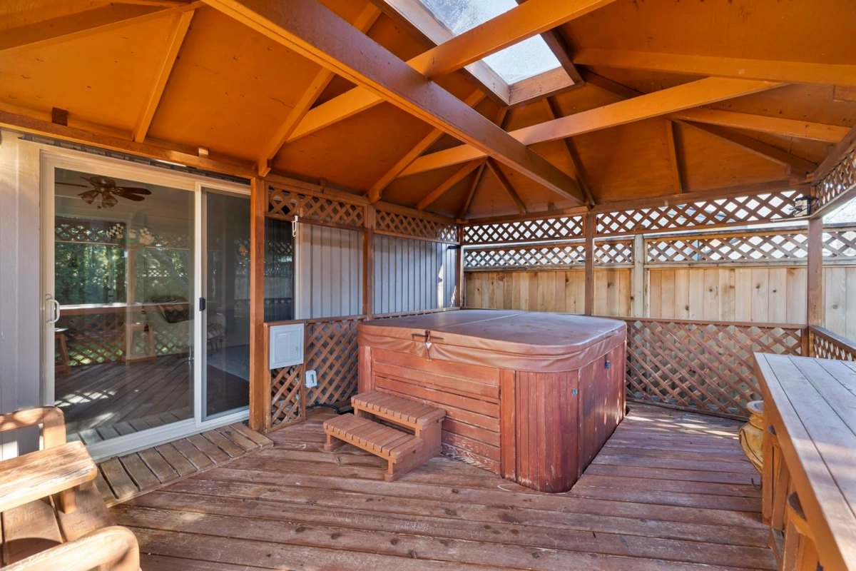 Loft / Bonus Room Photo of 19452 61 Avenue, Surrey, BC