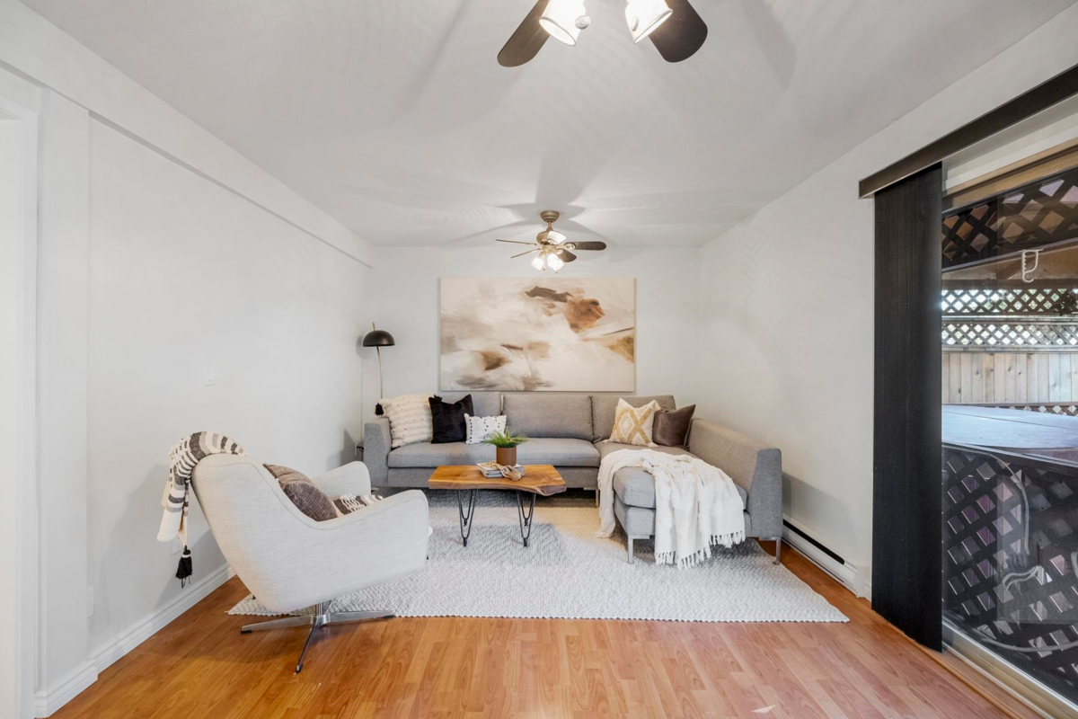 Office / Den Photo of 19452 61 Avenue, Surrey, BC