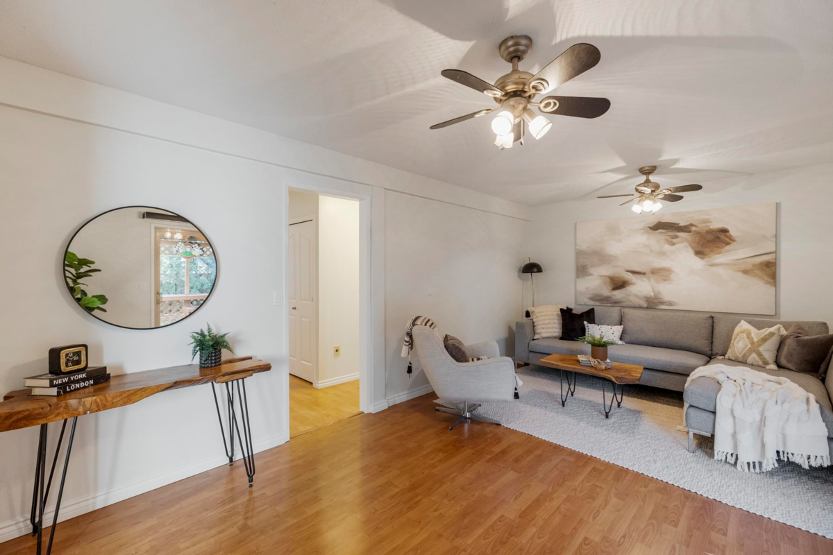 Powder Room Photo of 19452 61 Avenue, Surrey, BC