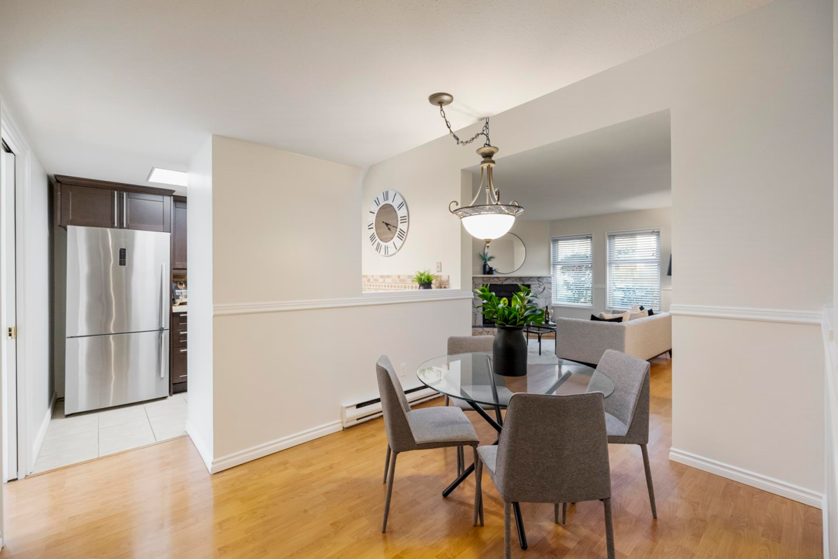 Primary Bathroom Photo of 19452 61 Avenue, Surrey, BC