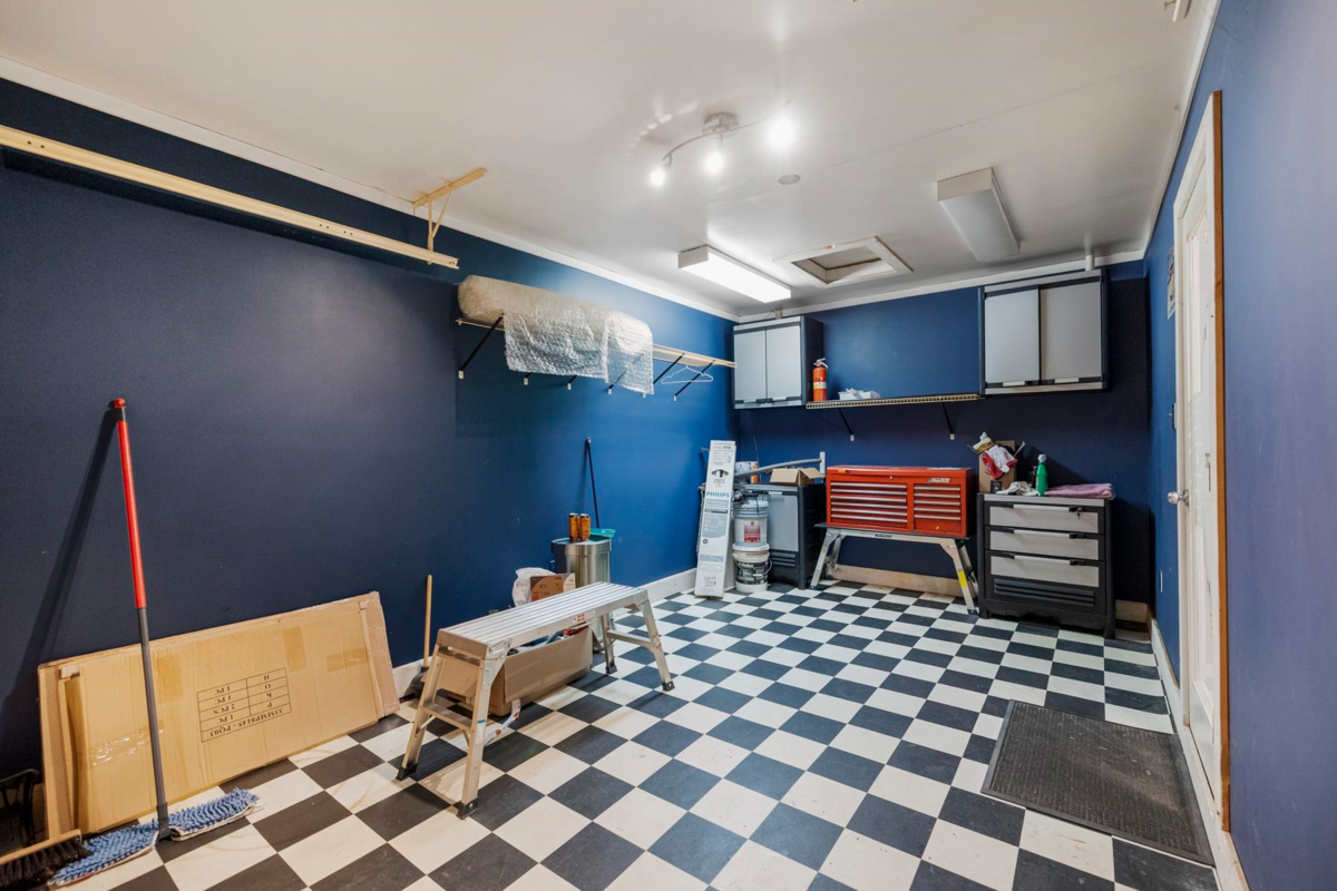 Swimming Pool Photo of 19452 61 Avenue, Surrey, BC