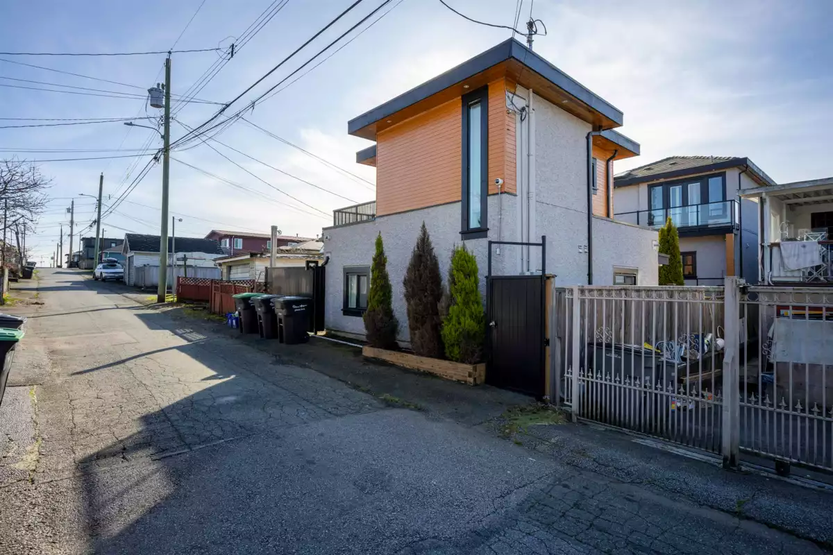 Front Yard Photo of 3123 E 7th Avenue, Vancouver, BC