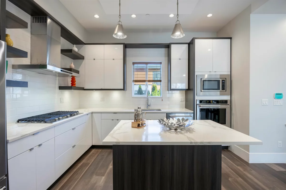 Primary Bathroom Photo of 3123 E 7th Avenue, Vancouver, BC