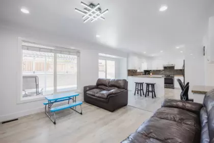 Kitchen Island Photo of 8077 169 Street, Surrey, BC