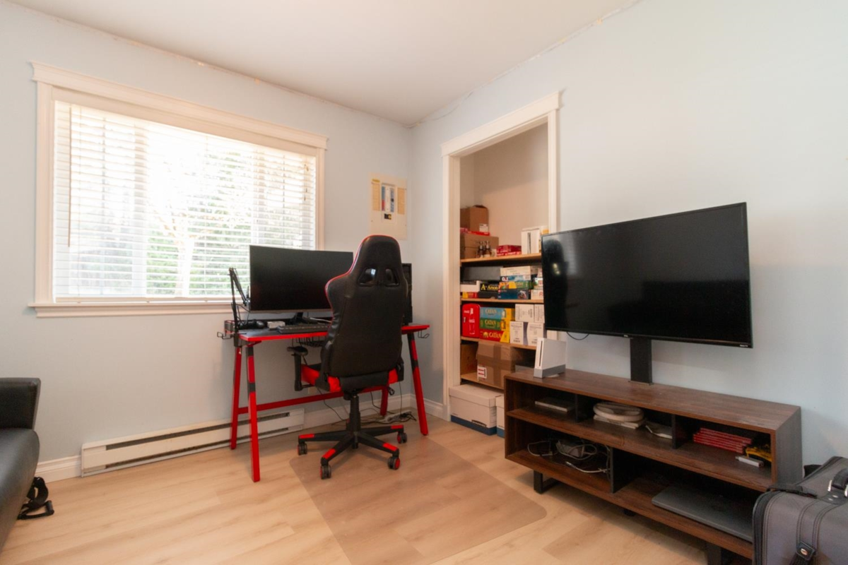 Bedroom 3 Photo of 40409 Perth Drive, Squamish, BC
