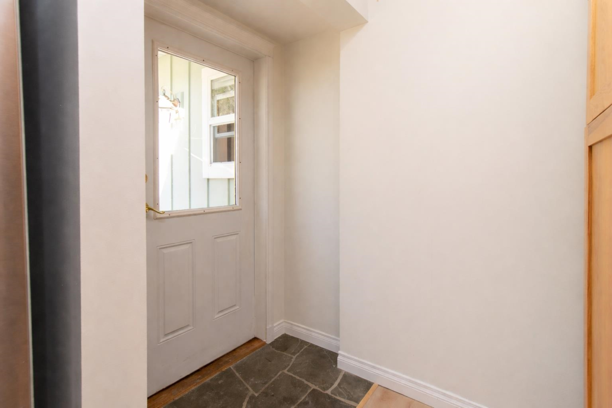 Breakfast Nook Photo of 40409 Perth Drive, Squamish, BC