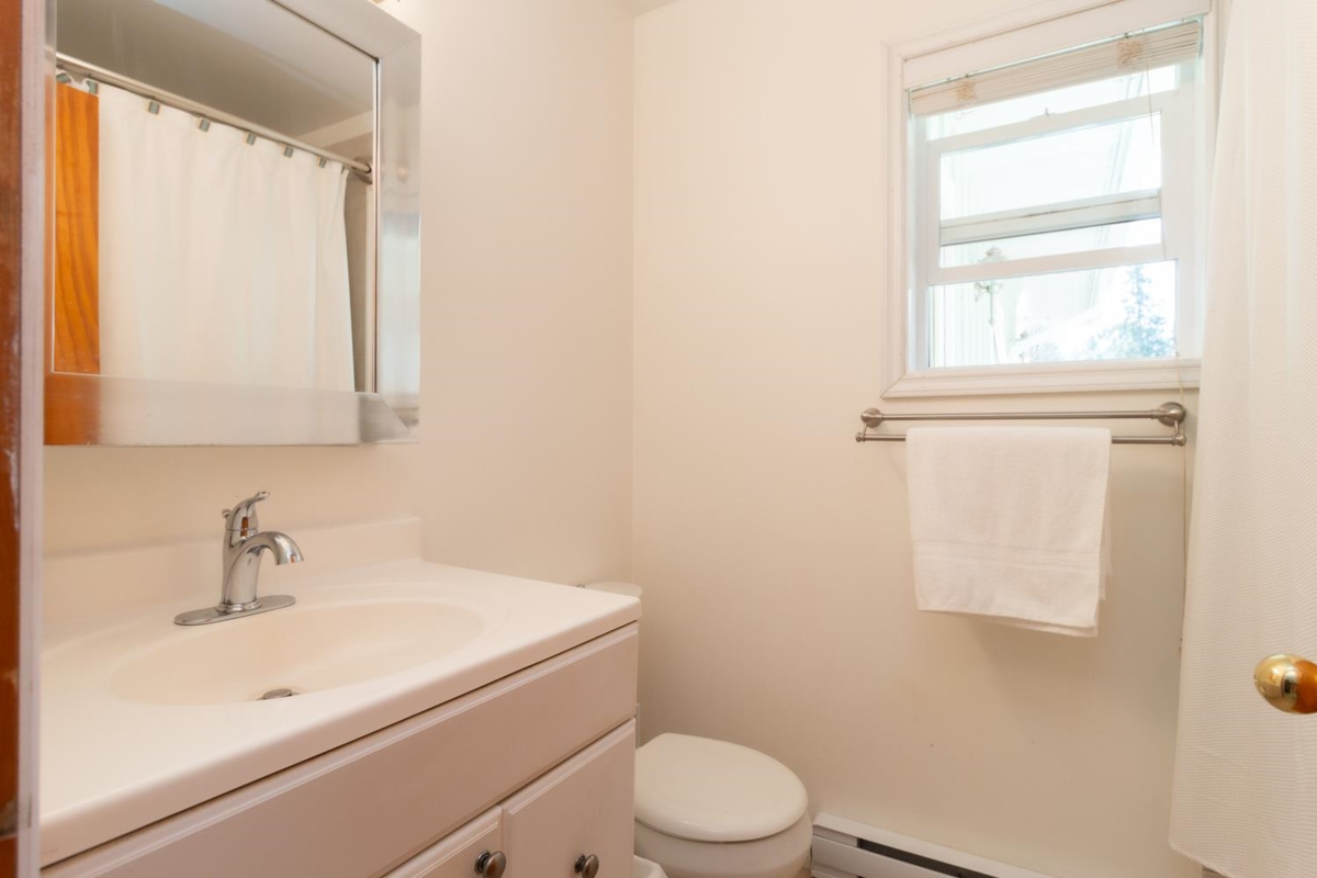 Entry Foyer Photo of 40409 Perth Drive, Squamish, BC