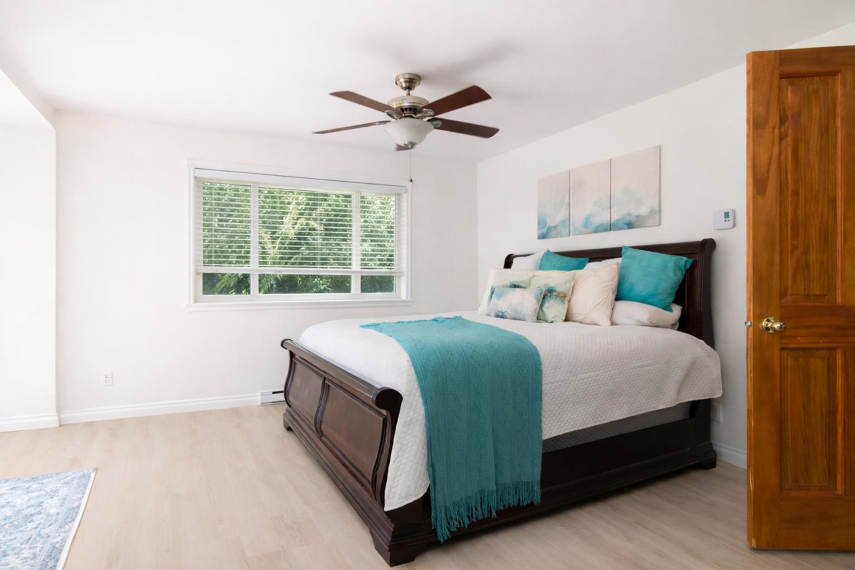 Laundry Room Photo of 40409 Perth Drive, Squamish, BC