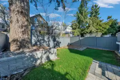 Garden / Landscaping Photo of 238 E 28th Street, North Vancouver, BC