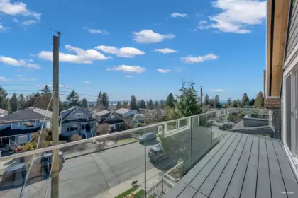 Hot Tub / Spa Photo of 238 E 28th Street, North Vancouver, BC