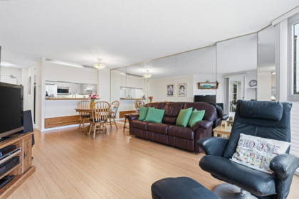 813 456 Moberly Road, Vancouver, BC, Vancouver — Apartment/Condo for sale