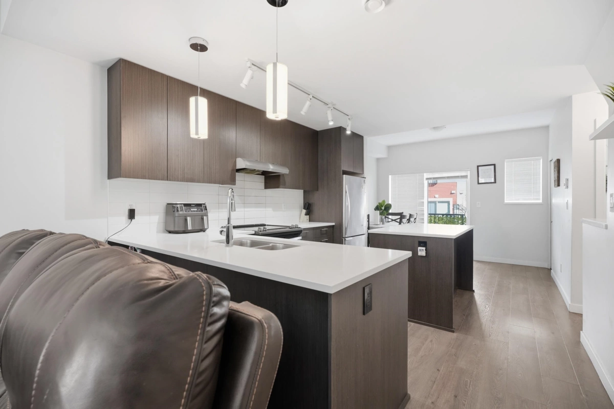 Dining Area Photo of 97 32633 Simon Avenue, Abbotsford, BC