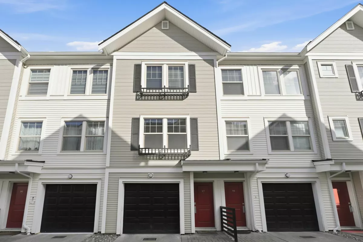 Exterior Rear Photo of 97 32633 Simon Avenue, Abbotsford, BC