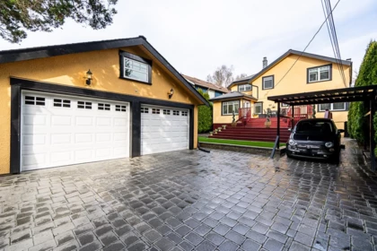 Front Yard Photo of 1562 W 62nd Avenue, Vancouver, BC