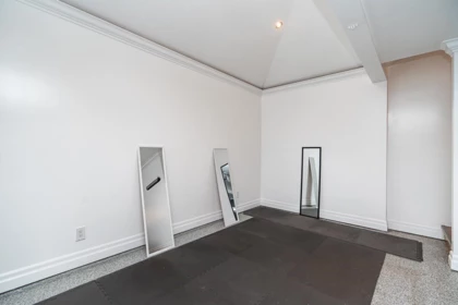 Hot Tub / Spa Photo of 1562 W 62nd Avenue, Vancouver, BC