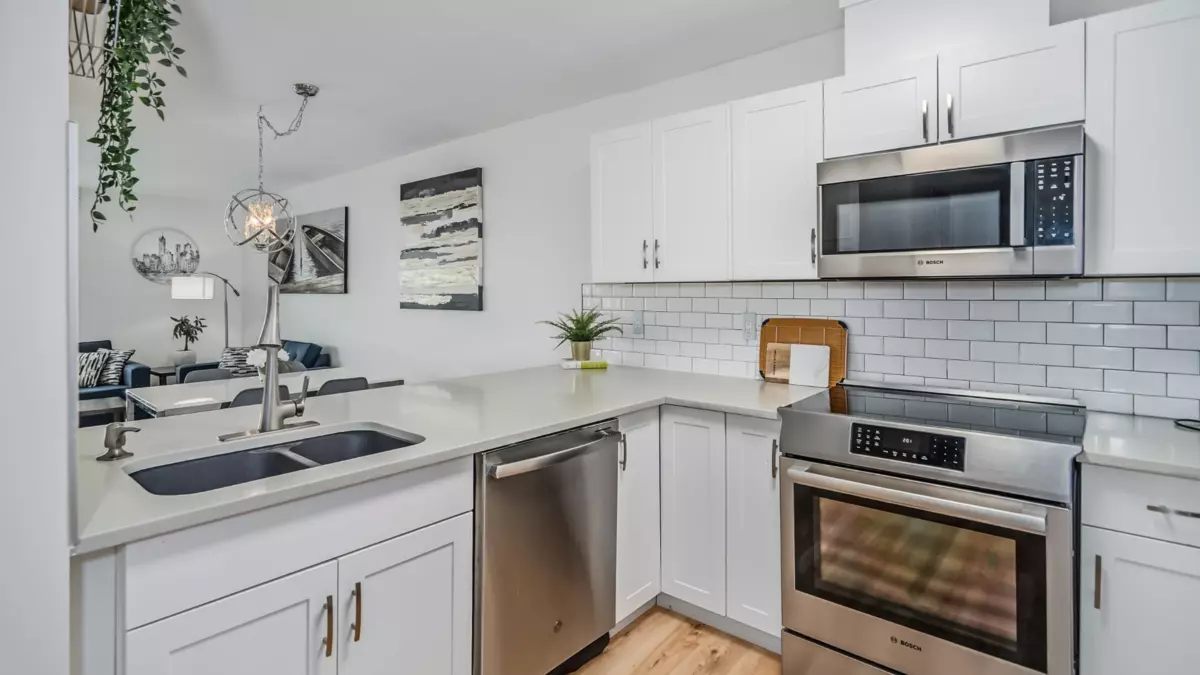 Dining Area Photo of 307 15272 19 Avenue, Surrey, BC