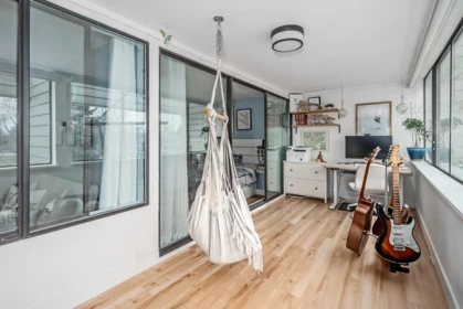 Entry Foyer Photo of 307 15272 19 Avenue, Surrey, BC